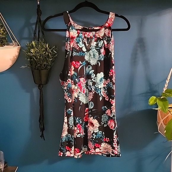 Ricki's XXL floral top - Picture 1 of 3